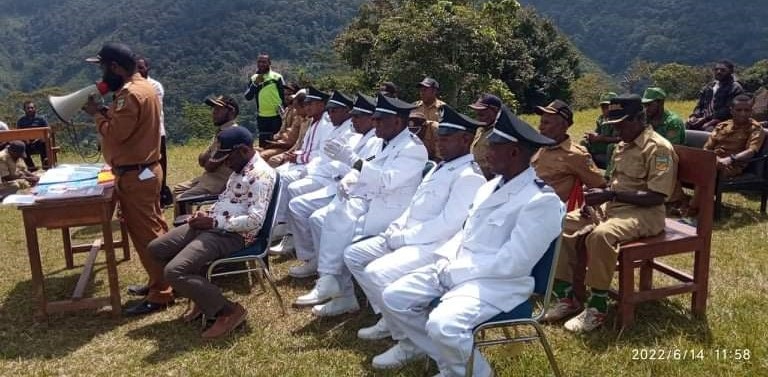 Bupati Pegubin Lantik 277 Kampung di Lingkungan Pemerintah Kab. Pegunungan Bintang